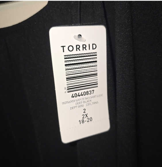 🍂🍁NWT TORRID 2x  Seersucker Surplice Back Short Sleeve Top - Picture 5 of 7